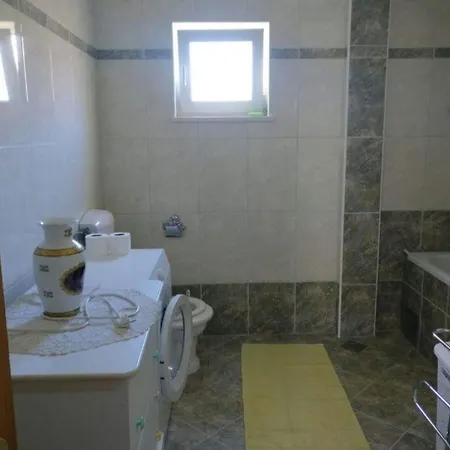 Studio Fuer 6 Personen Und 2 Kinder In Orebic, Dalmatien Sueddalmatien *