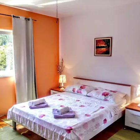 Studio Fuer 6 Personen Und 2 Kinder In Orebic, Dalmatien Sueddalmatien * Orebić