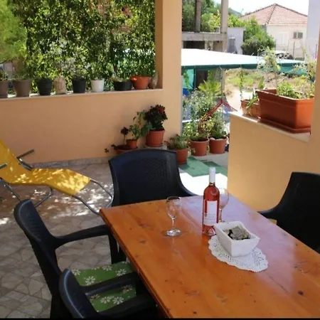 Appartement Studio Fuer 6 Personen Und 2 Kinder In Orebic, Dalmatien Sueddalmatien